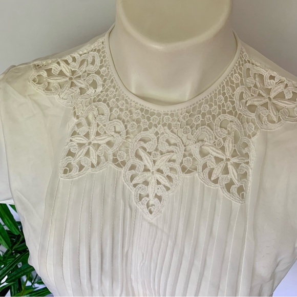 v i n t a g e :: 50s Pleated Cutout Lace Nylon Blouse ILGWU - Picture 12 of 13